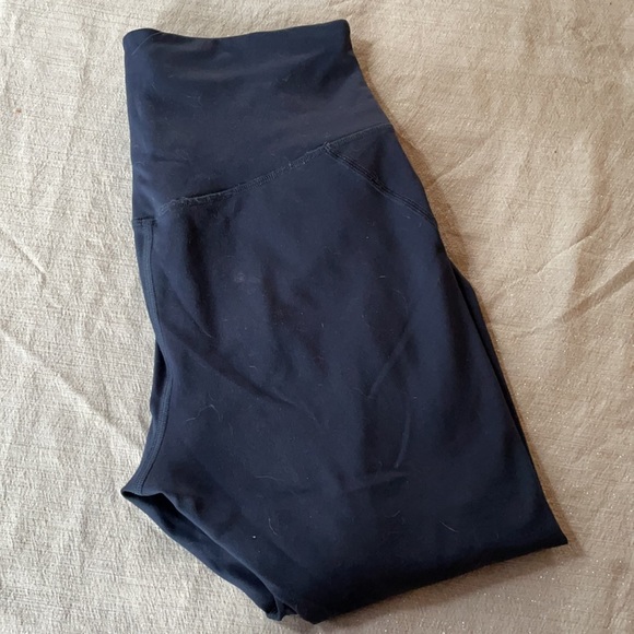 Girlfriend Collective Leggings in Midnight, 19.5” - Picture 4 of 4